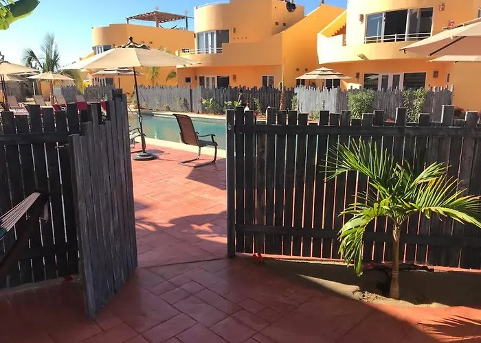 3A Beach Gear Equipped 2 Bedroom Cerritos Beach Condo